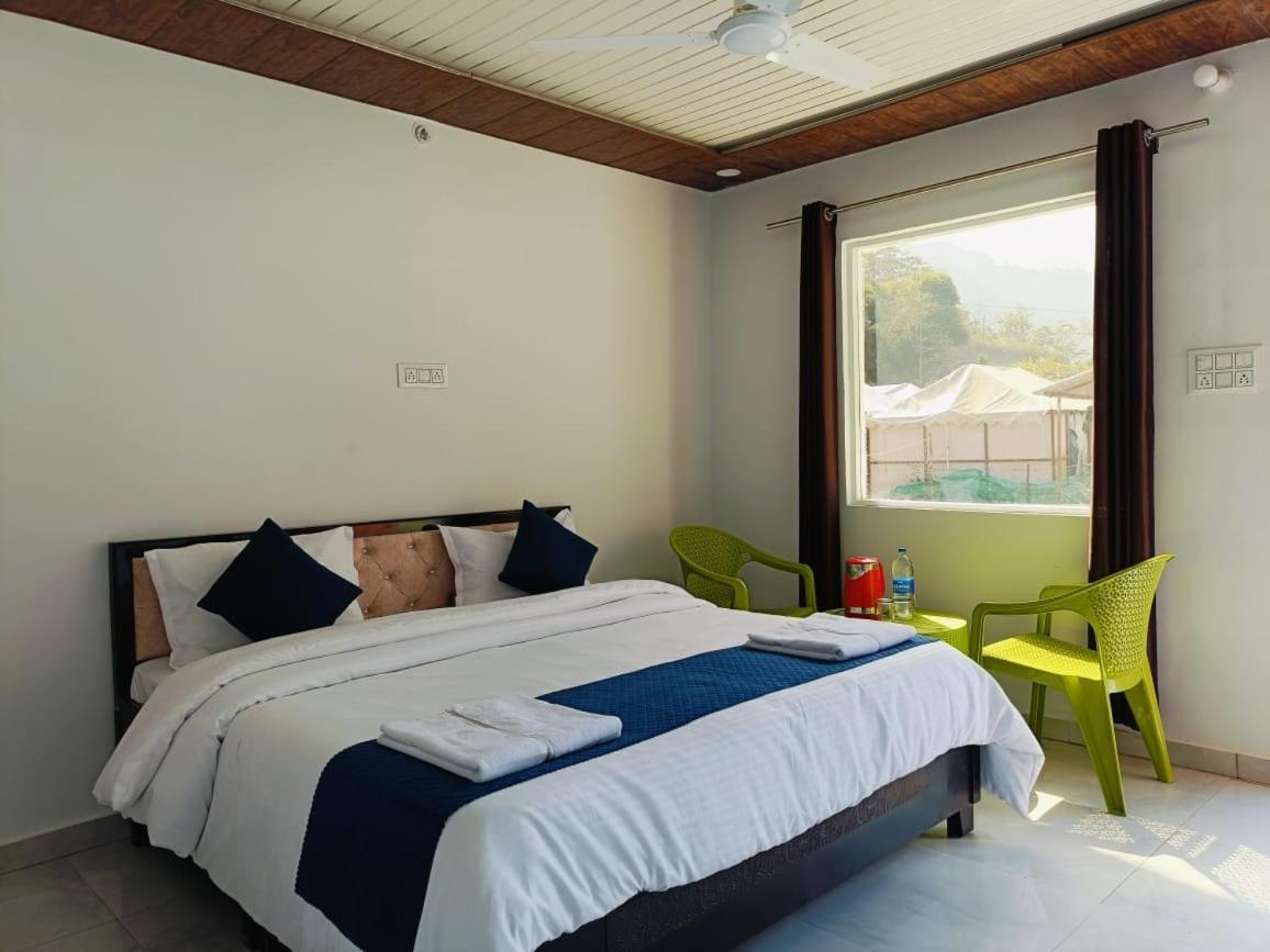 The Waterfront Resort Ришикеш Экстерьер фото